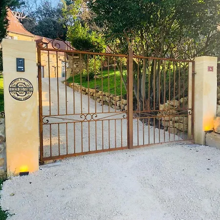Villa L'Ecrin Des Symes Simeyrols Exterior foto