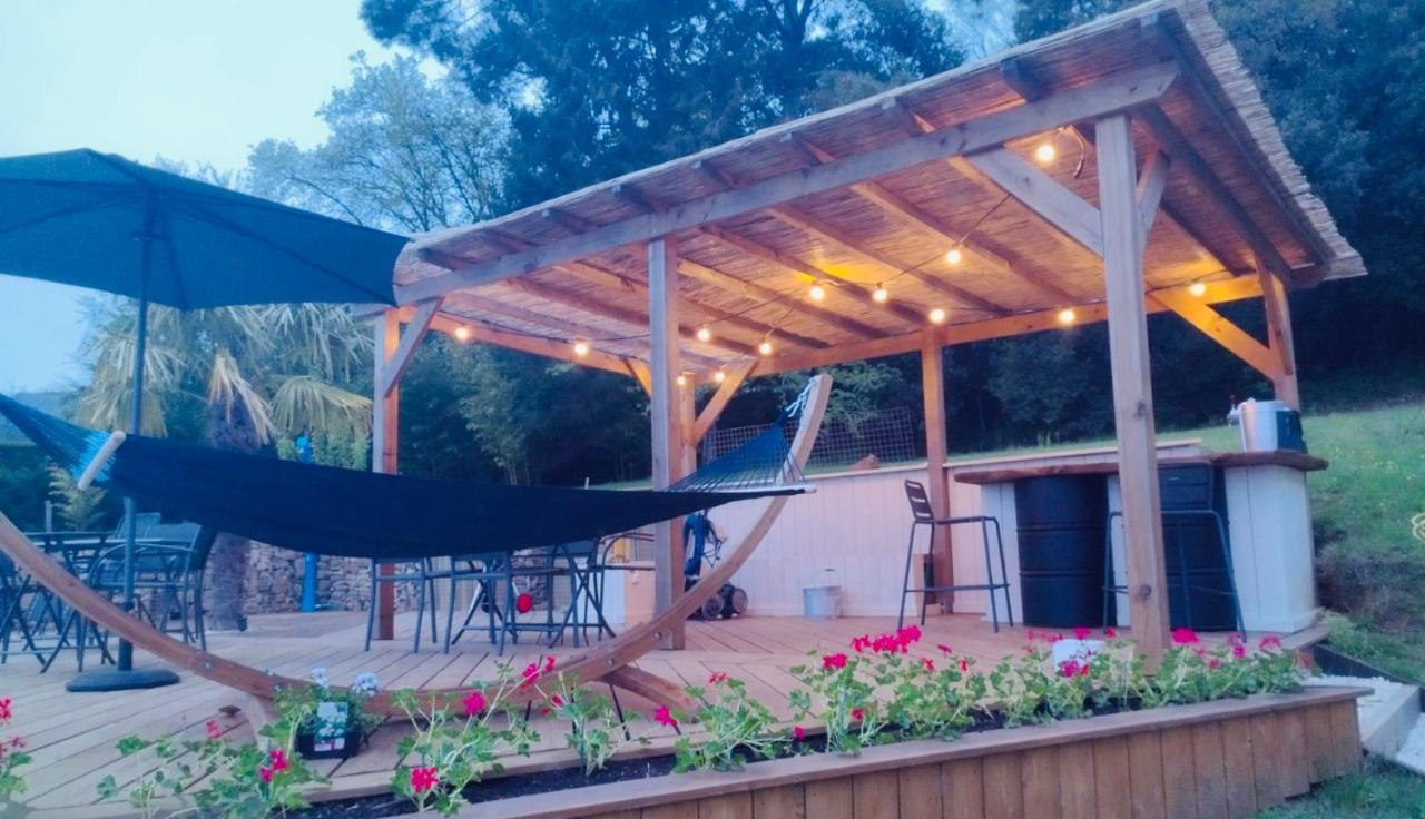 L'ecrin Des Symes Lodge Simeyrols